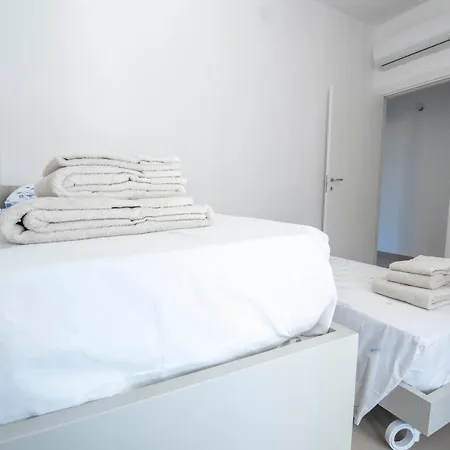 Orietta フォンターネ・ビアンケ