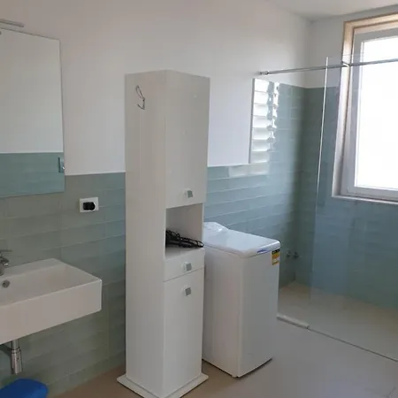 Orietta アパート フォンターネ・ビアンケ